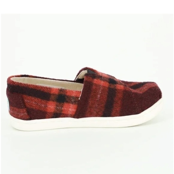 Toms Tiny Belmont Red and Black Plaid Sneakers Size 2 Youth - Picture 1 of 9